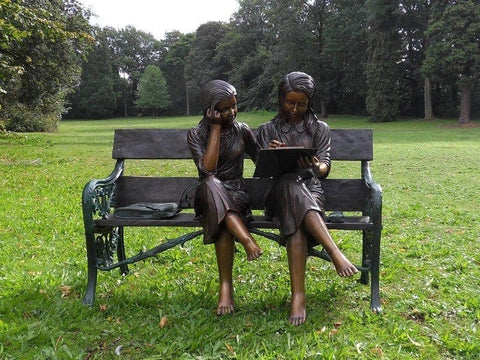 Bronzen beeld vrouwen op bankje - GardenArts