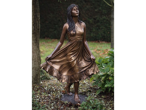 Bronzen beeld krachtige vrouw - GardenArts
